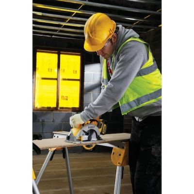 17. Circular saw without battery and charger DeWalt DCS391NT (460W; 165mm)