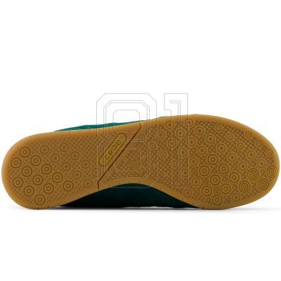10. New Balance Unisex URC42SD shoes