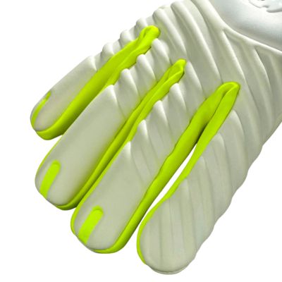 4. Select Pro Grip 88 v26 Goalkeeper Gloves White 500096