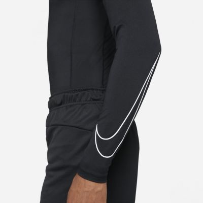 8. Nike Compression M Long Sleeve Thermal Shirt DD1990-010