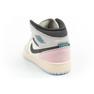 5. Nike Air Jordan 1 women's high-top sports shoes fashionable sneakers