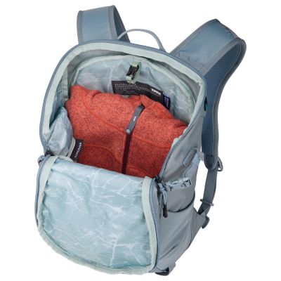 5. Thule AllTrail Daypack 18 L - pond