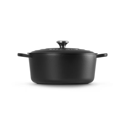 3. Le Creuset Signature Roaster Round 30cm
