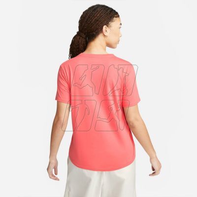 2. Nike Sportswear Essentials T-Shirt W DX7902 894