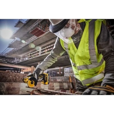 8. 18V Cordless Circular Saw 76mm DEWALT DCS438N
