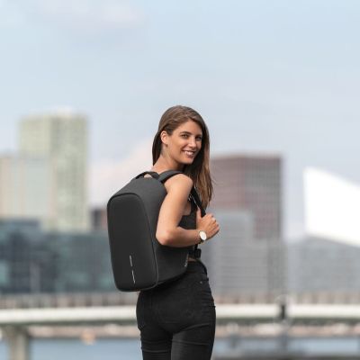 26. XD DESIGN ANTI-THEFT BACKPACK BOBBY HERO SMALL BLACK P/N: P705.701