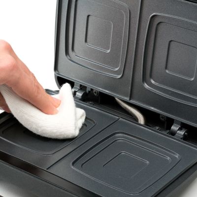 4. Black+Decker BXSA753E Sandwich Maker