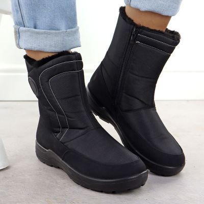 4. Women's flat insulated snow boots, black, Potocki SU33310