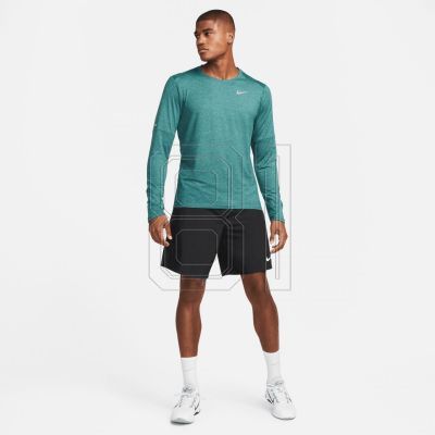 11. T-shirt Nike Dri-FIT Element M DD4754-309