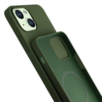 5. 3mk Hardy Silicone MagCase for iPhone 15 Plus - green
