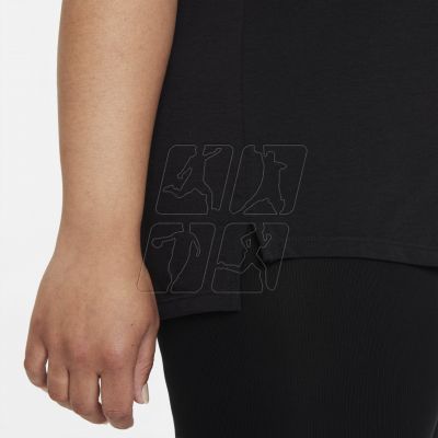 4. Nike Dri-FIT One Luxe T-shirt W DD0618-010