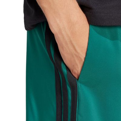 9. adidas Essentials 3-Stripes Chelsea Shorts M JW1910