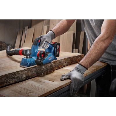 9. Bosch GHO 185-LI Black, Blue 14000 RPM