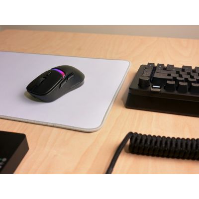 24. Glorious Gaming Model D3 Wireless Mouse Right-handed RF Wireless Optical 30000 DPI