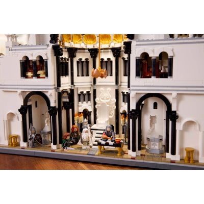 19. LEGO Icons 11377 - The Lord of the Rings: Minas Tirith
