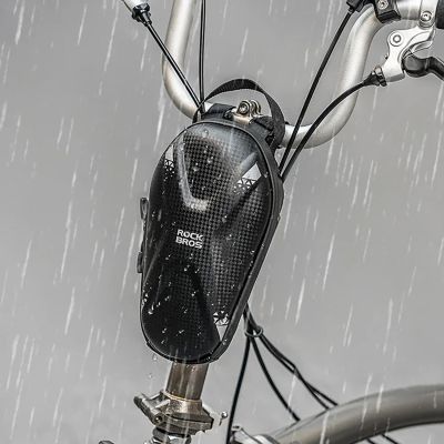 15. Rockbros bag 3011006301 for the handlebar of a bicycle or scooter 1.3 l - black