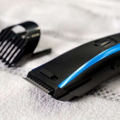 2. ELDOM Hair Clipper MG11U RAZOR, Cordless and Mains Operated, Trimmer, Length Adjustment