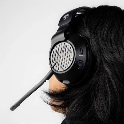 5. SKULCANDY Gaming Headset Crusher PLYR 720 Wireless Univ