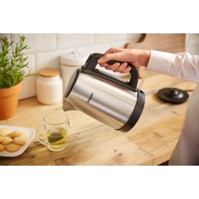 17. Philips Daily Collection Metal Kettle 1.7L - Spring Lid and Indicator