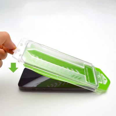 7. 9H tempered glass with mounting frame for iPhone 14 Pro Max Wozinsky Premium Glass - black