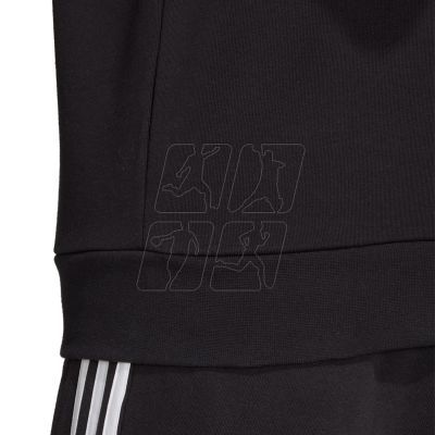 9. Sweatshirt adidas Essentials 3 Stripes Crewneck French Terry M DQ3083