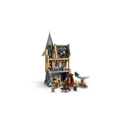 18. LEGO Harry Potter 76463 Hogwarts Castle: Hospital Wing