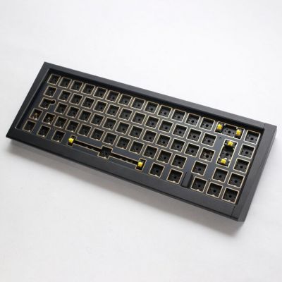 4. Ducky Outlaw 65 Keyboard Universal USB Black
