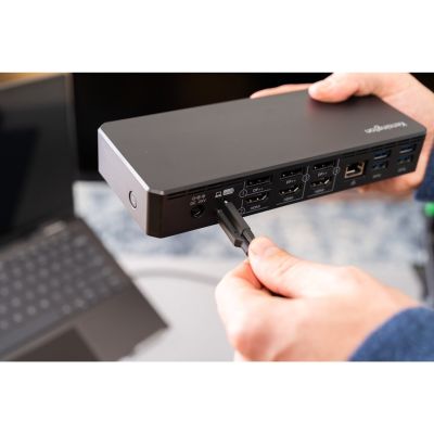 16. Kensington SD4781P EQ USB-C and USB-A Dual 4K Docking Station
