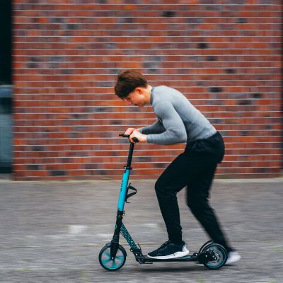 3. HM124T TURQUOISE SCOOTER WITH DISC BRAKE NILS EXTREME