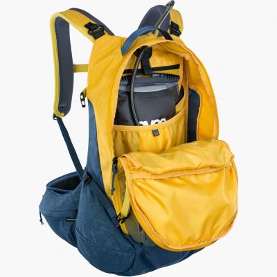 9. Evoc Trail Pro 26 enduro backpack - curry/denim size: S/M