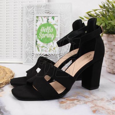 2. Black sandals on the eVento W EVE344B post