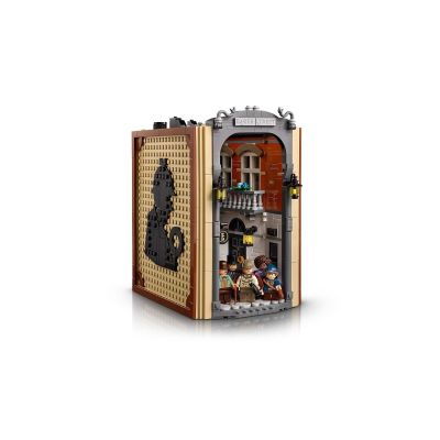 5. LEGO ICONS 10351 Sherlock Holmes: Book nook