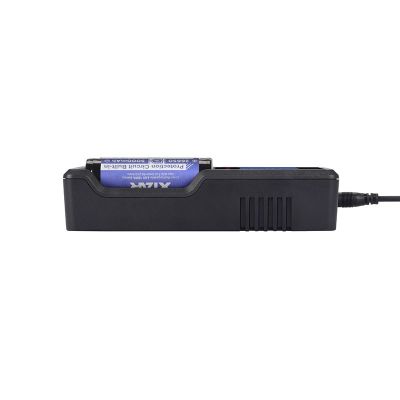 4. XTAR CHARGER FOR CYLINDRICAL LI-ION VC4 BATTERIES