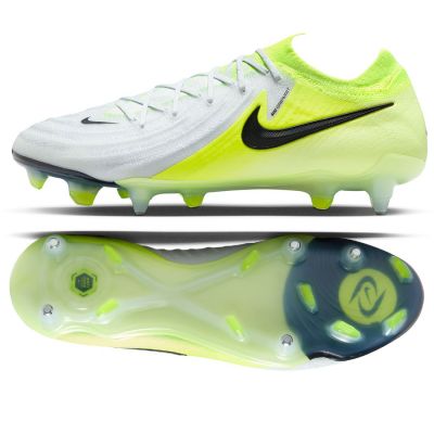 9. Nike Phantom GX II Elite SG M FJ2586-003 football boots