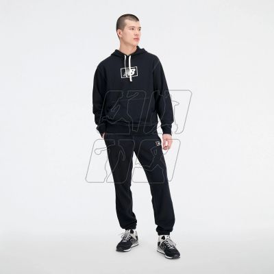 5. New Balance Essentials Hoodie M MT33508BK