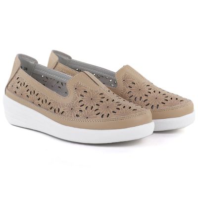 3. Comfortable women's leather shoes with openwork pattern in beige Evento 6849
