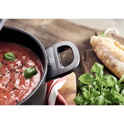 6. Ballarini Avola induction pot with lid - 2.8 ltr