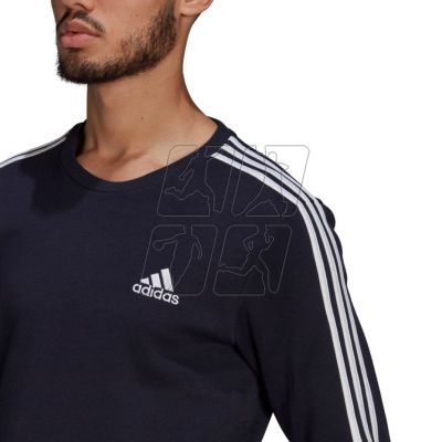 5. Adidas Essentials Sweatshirt M GK9111