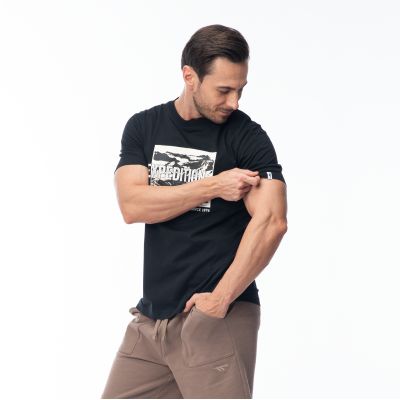5. Men's short-sleeved T-shirt REMAN