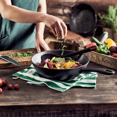 4. BALLARINI Avola Wok titanium frying pan 30 cm 75002-915-0