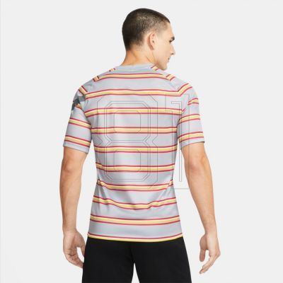 6. Nike Liverpool FC M DB7627 017 T-shirt