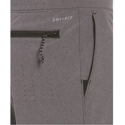 5. Nike Flow 9" M NESSC515-061 Shorts