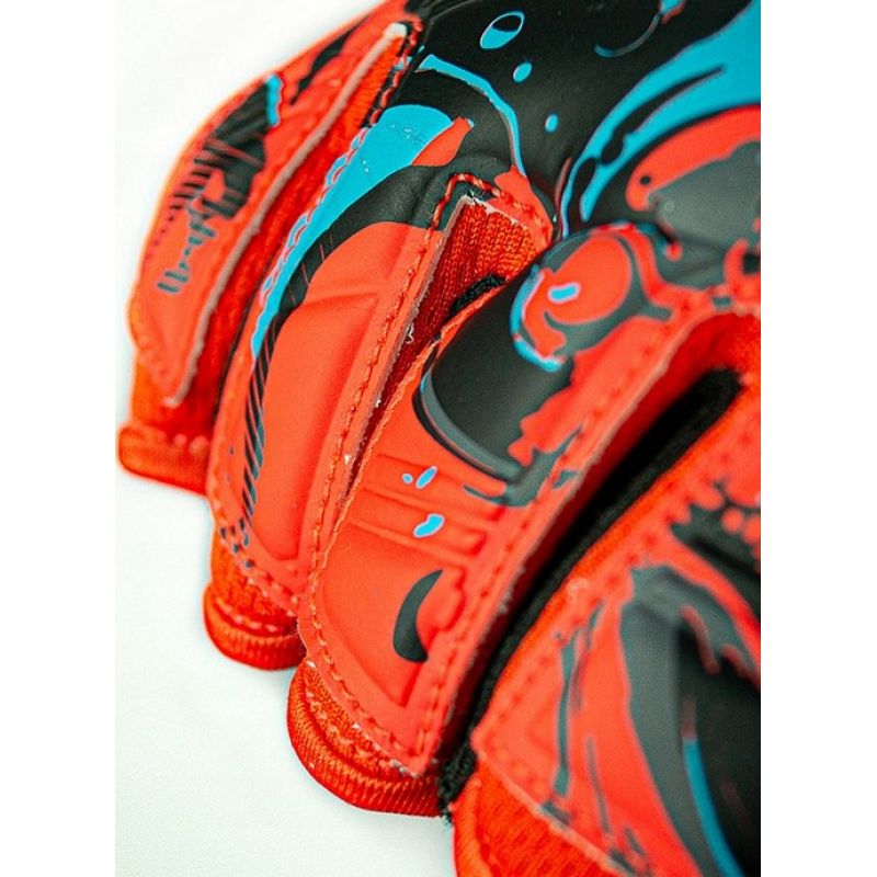 4. Reusch Futsal Grip Gloves M 53 70 320 3333