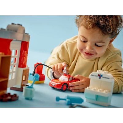 9. LEGO DUPLO 10456 MCQUEEN'S VISIT TO DOC'S GARAGE