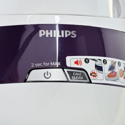 17. PHILIPS PerfectCare GC7933/30 steam generator