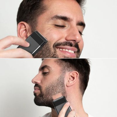 9. MAXGROOM M-5580 2-in-1 Electric Shaver - Black