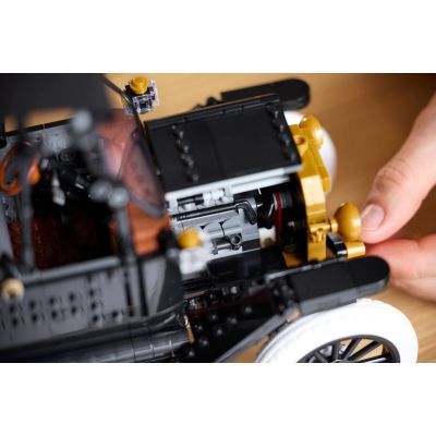 19. LEGO Icons 11376 - Ford Model T
