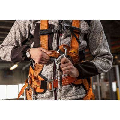 4. Belay kit with hip belt and shock absorber