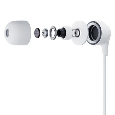5. USB-C 3mk Wired Headphones - white