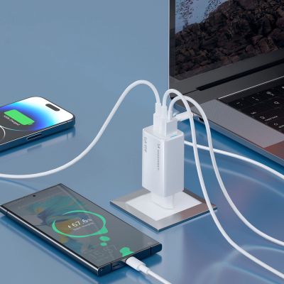 7. Wozinsky GaN 65W Charger with USB-A 2xUSB-C Ports with 65W USB-C Cable - White